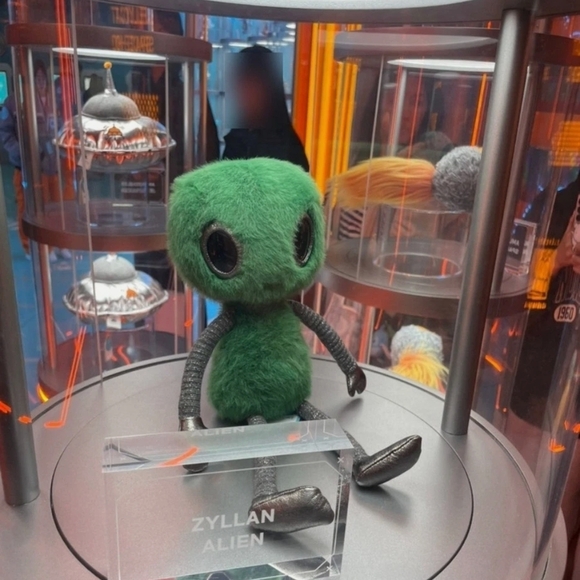 Jellycat Zyllan Alien Limited Plush Seoul Edition New With Tags Qty 1 + Bag - Picture 3 of 10